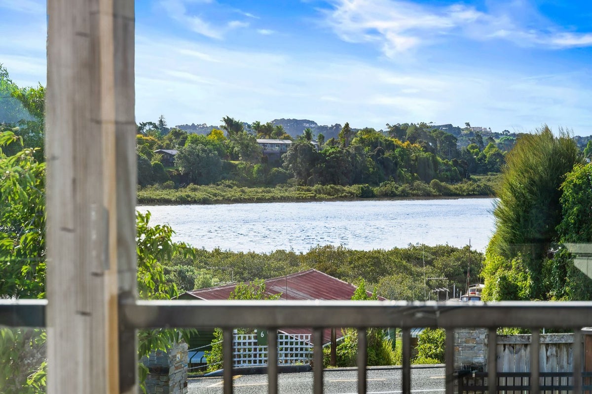 1 The Terrace, Herald Island, Auckland - Carousel 1