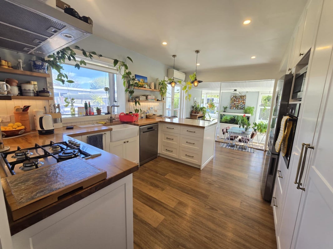 21 Kinnaird Place, Hillmorton, Christchurch - Carousel 2