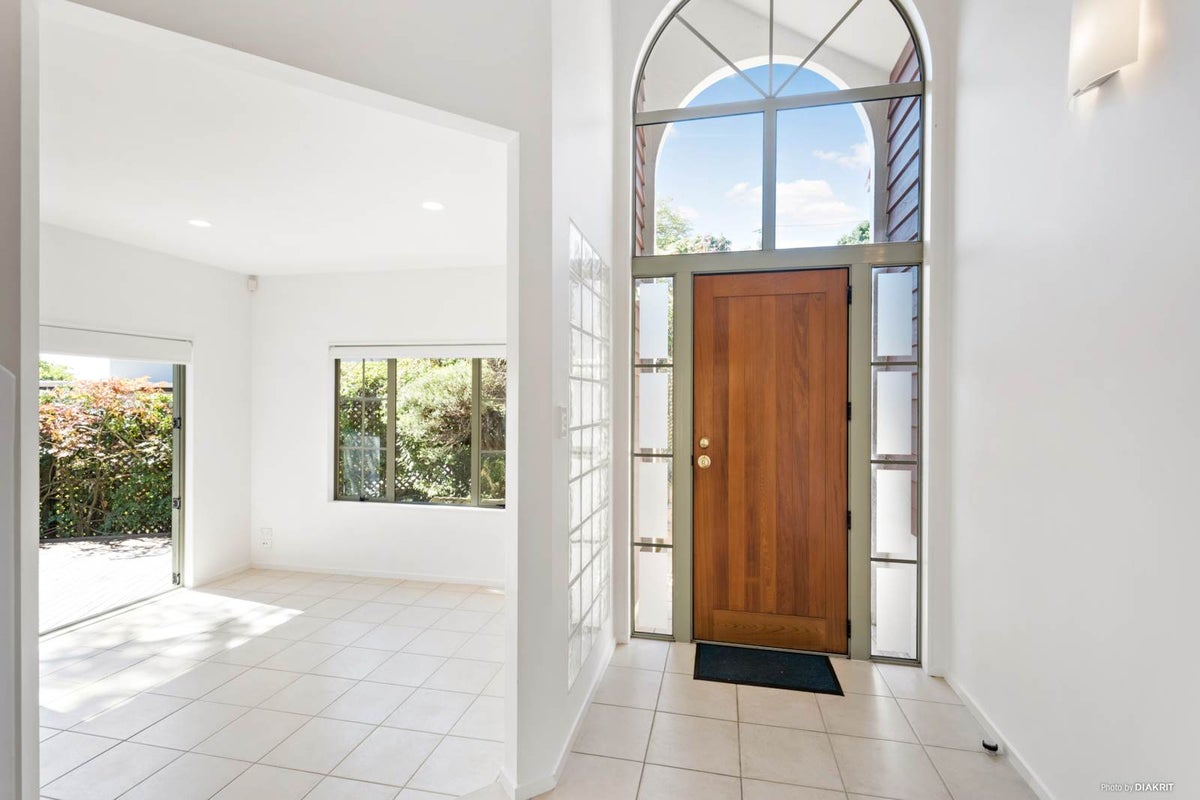 127C Browns Bay Road, Browns Bay, Auckland - Carousel 2