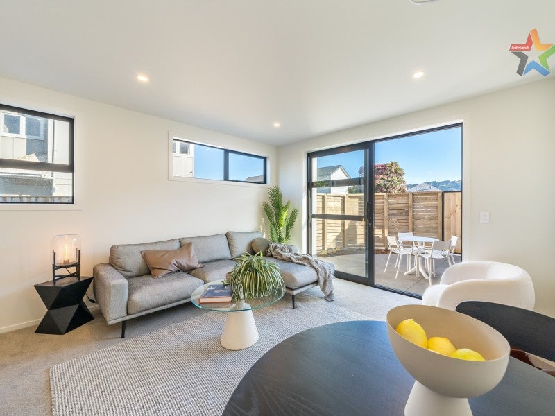 5/90 Oxford Terrace, Epuni, Lower Hutt - Carousel 1