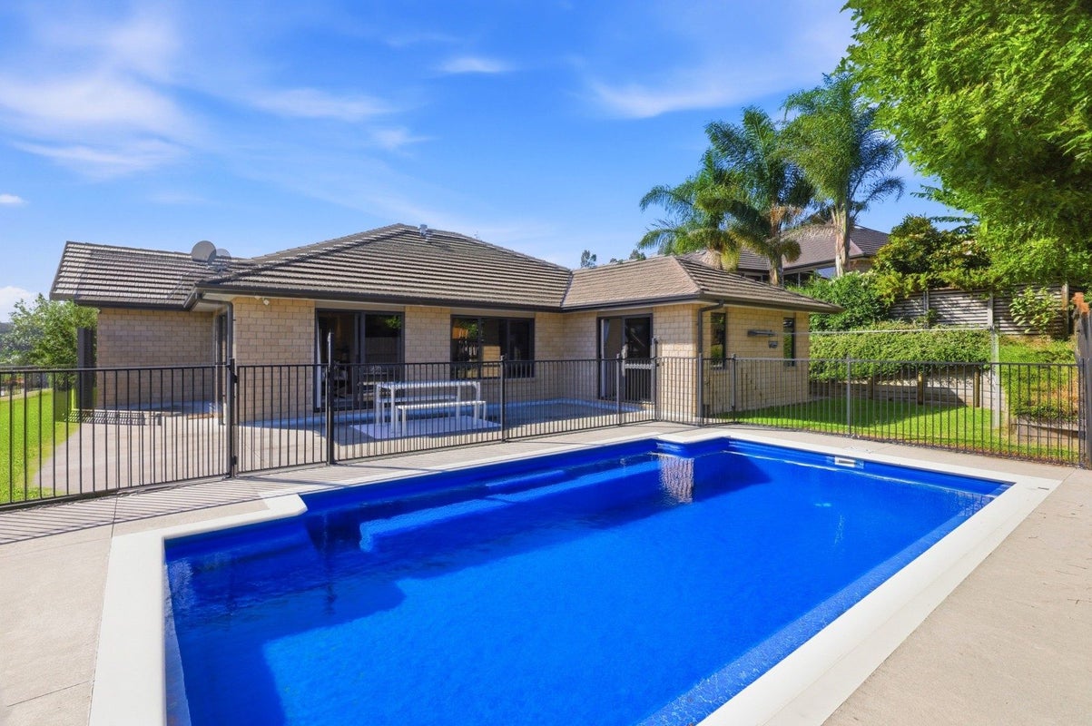 14 Caldera Crescent, Pyes Pa, Tauranga - Carousel 1