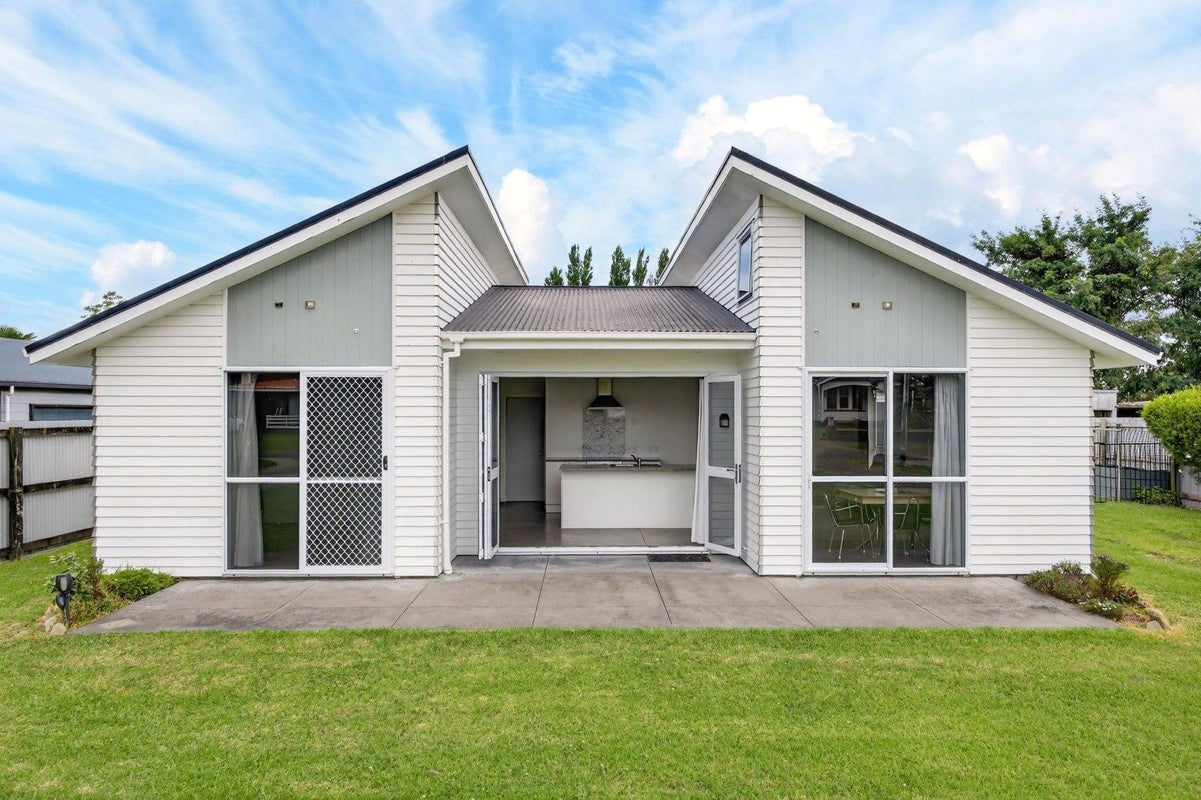 8 Parker Street, Elgin, Gisborne - Carousel 1