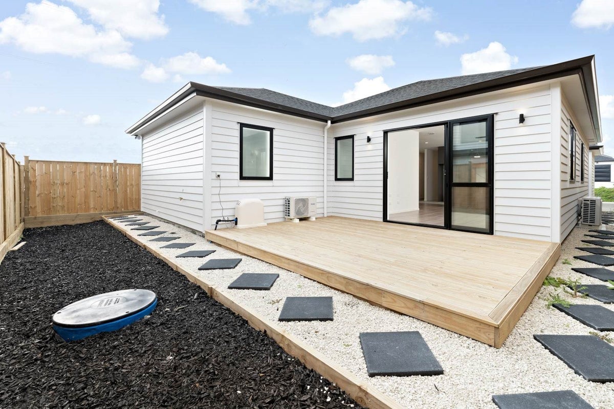28 Cloonlyon Drive, Flat Bush, Auckland - Carousel 2