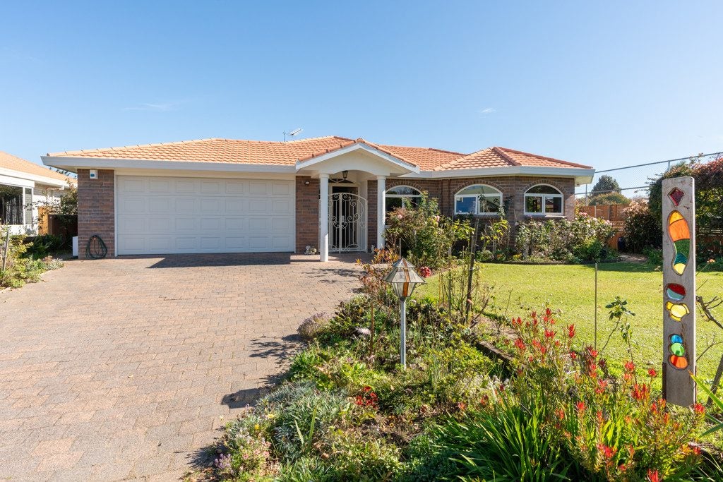 12 Piccadilly Lane, Hillcrest, Hamilton - Carousel 1