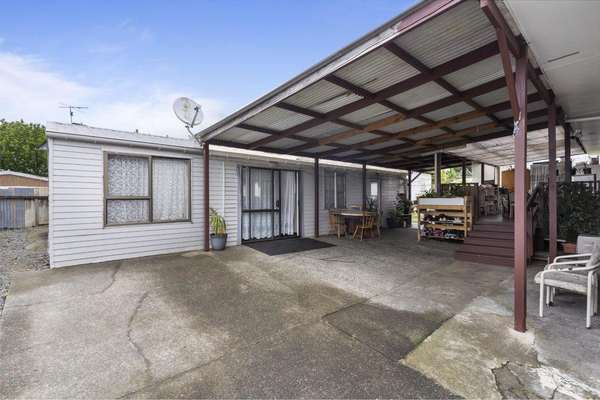 57 Te Irirangi Drive, Clover Park, Auckland - Carousel 2
