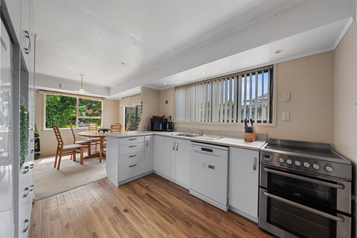 31 Takapu Street, Henderson, Auckland - Carousel 2