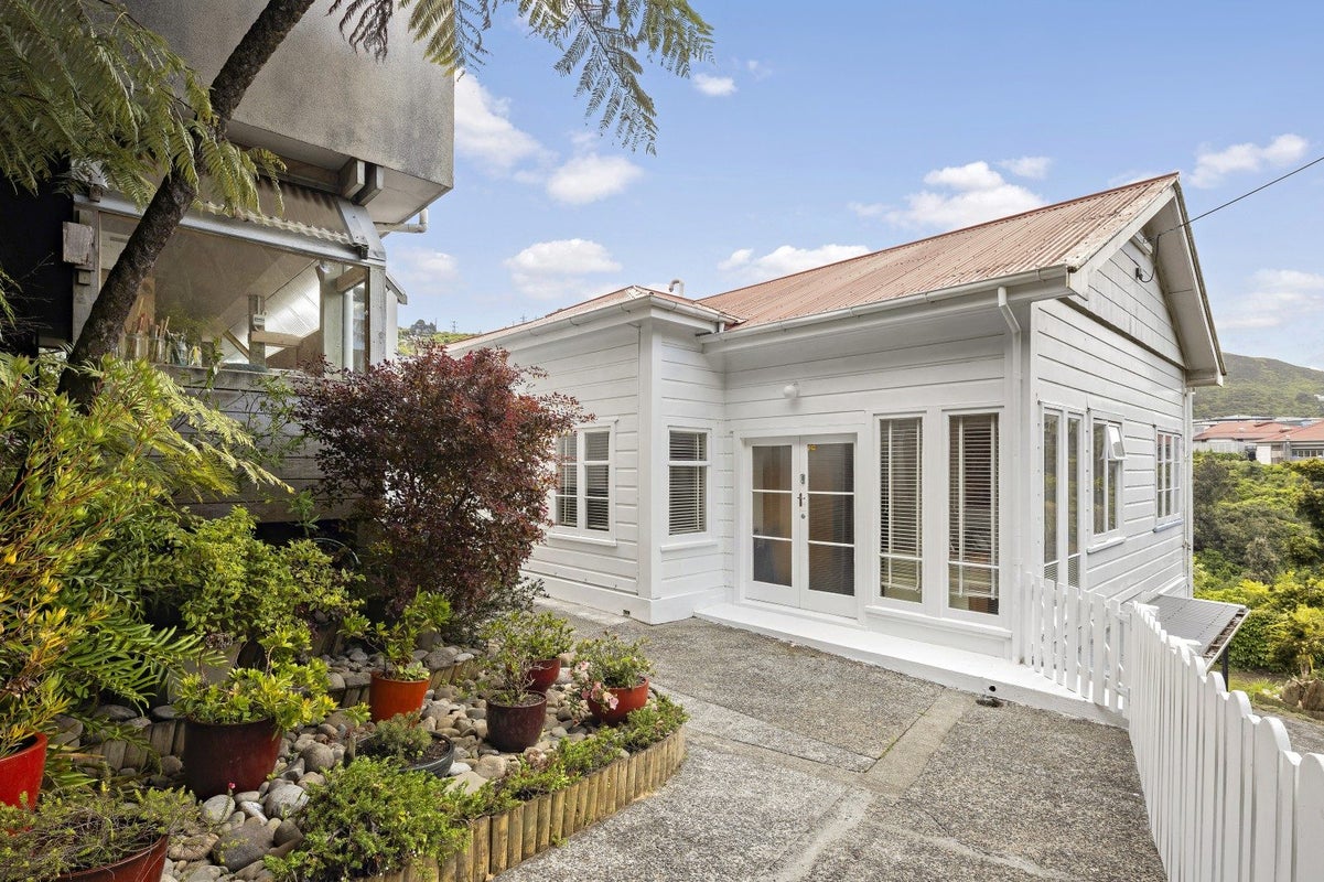 186 Wadestown Road, Wadestown, Wellington - Carousel 1