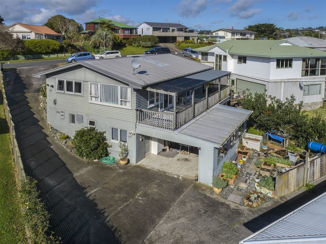4A Kathy Terrace, Stanmore Bay, Whangaparaoa - Carousel 1