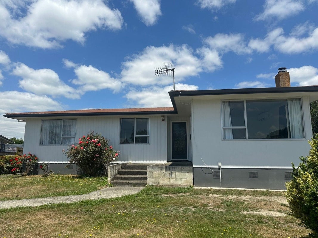 33 Walton Way, Flaxmere, Hastings - Carousel 1