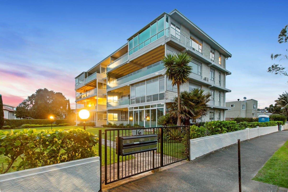 4/16 Atkin Avenue, Mission Bay, Auckland - Carousel 1