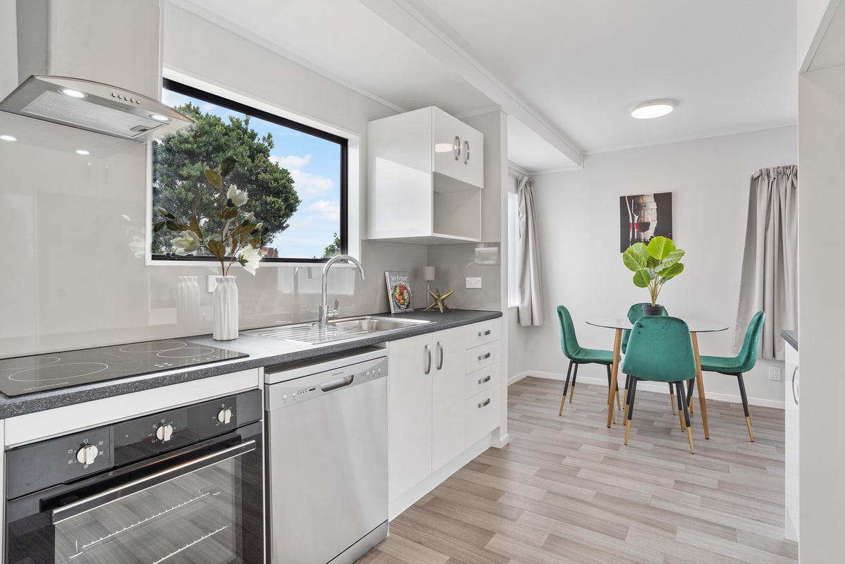 47 Templeton Place, Clendon Park, Auckland - Carousel 2