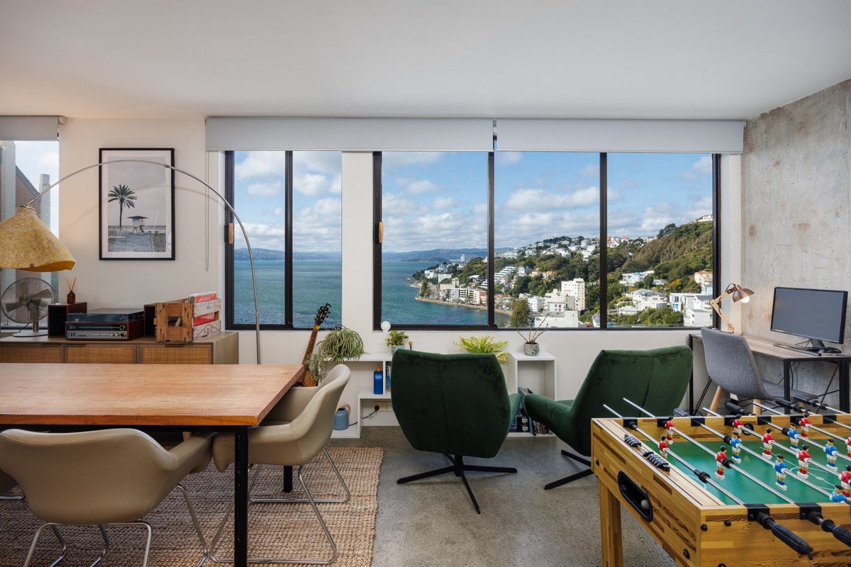5/2 Oriental Terrace, Mount Victoria, Wellington - Carousel 2
