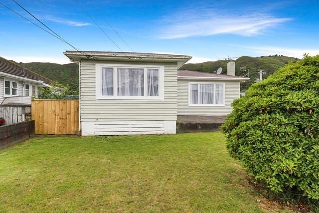 90 Wise Street, Wainuiomata, Lower Hutt - Carousel 1