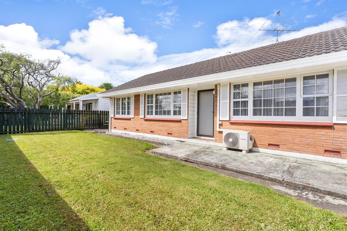 1/27 Great South Road, Takanini, Auckland - Carousel 1
