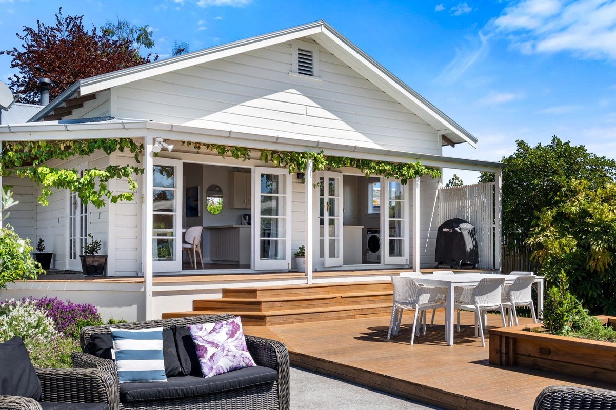 3 Moeller Street, Taradale, Napier, Hawke's Bay - Carousel 1