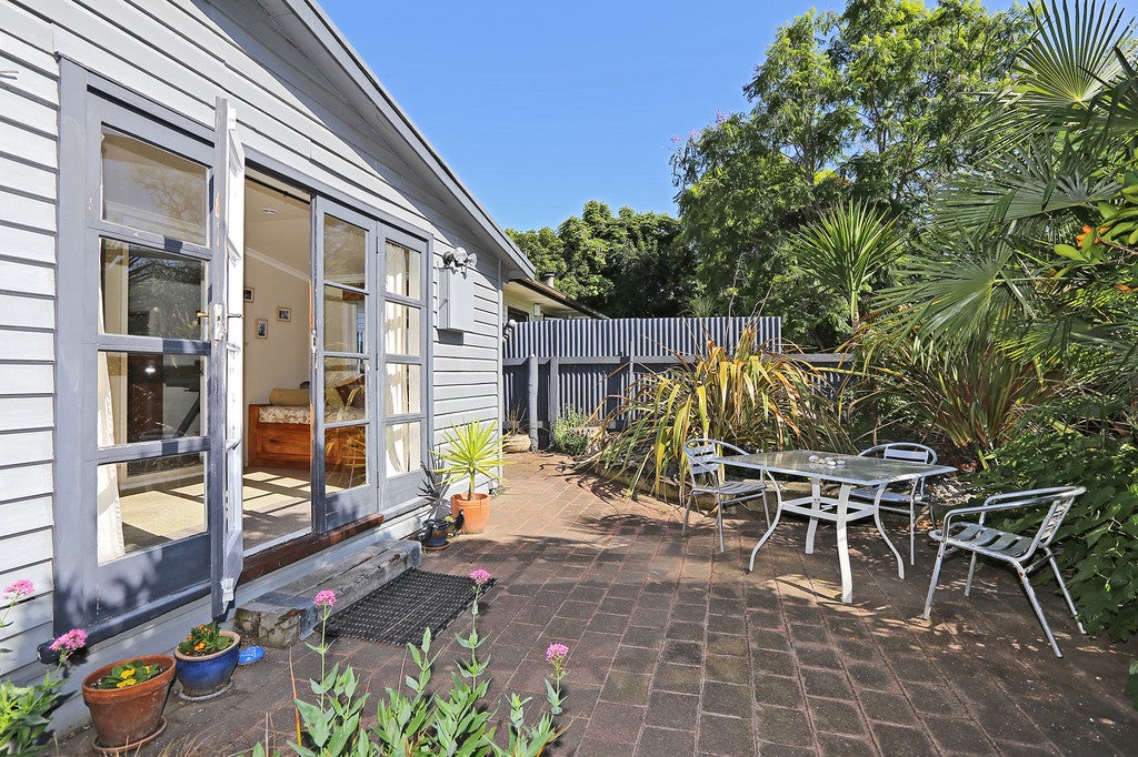 9 Holden Avenue, Haumoana, Haumoana - Carousel 1