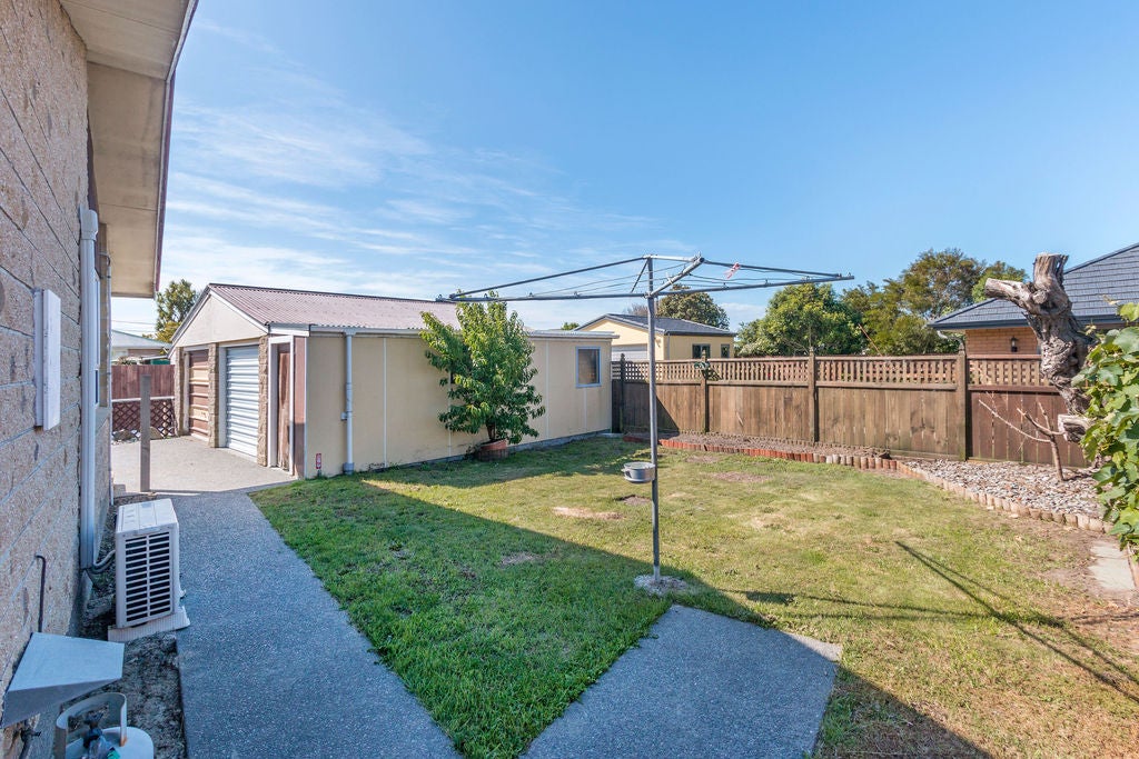 2/5 Leonie Place, Aranui, Christchurch - Carousel 2