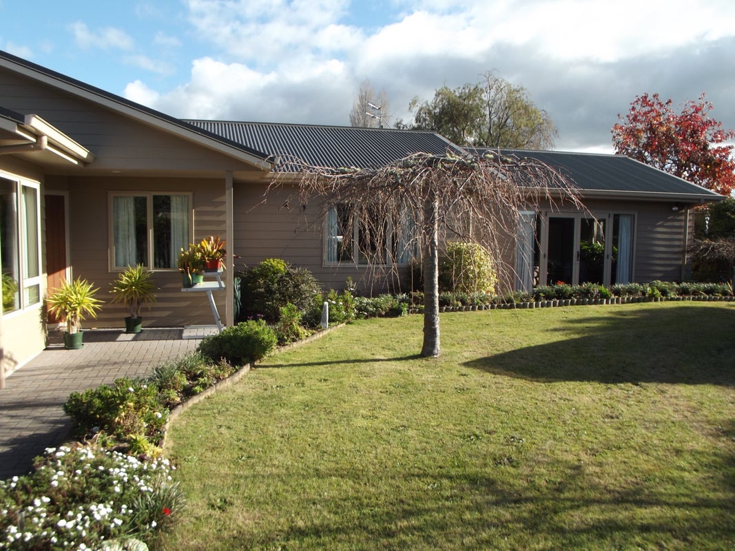 8 Manuariki Road, Ngongotaha, Rotorua - Carousel 1