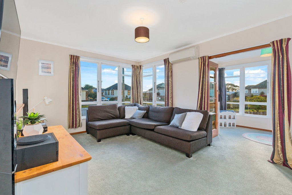 34 Merrington Crescent, Aranui, Christchurch - Carousel 1