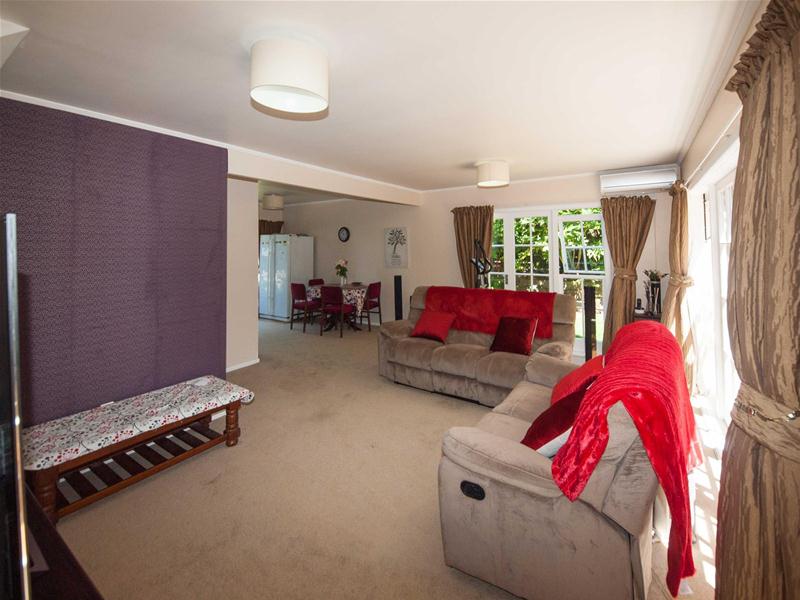 91 Churton Drive, Churton Park, Wellington - Carousel 2