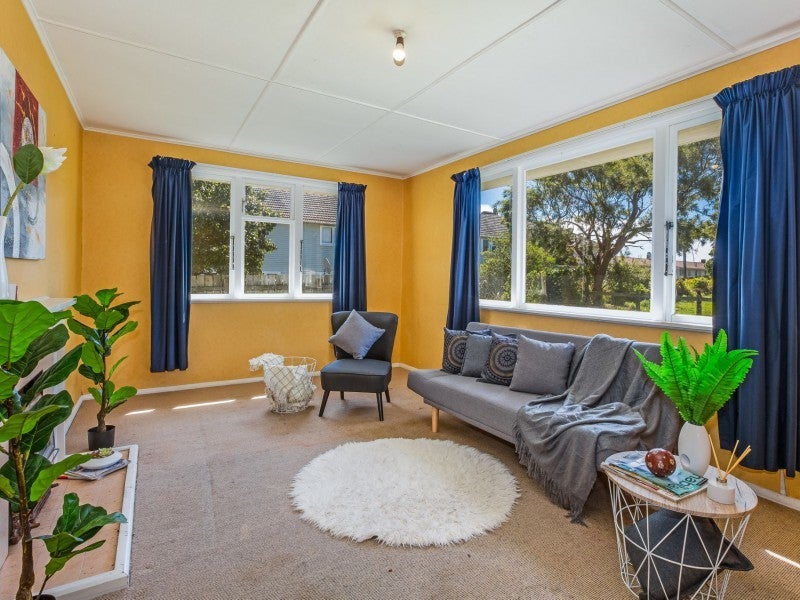 79 Gear Terrace, Ranui, Porirua - Carousel 2