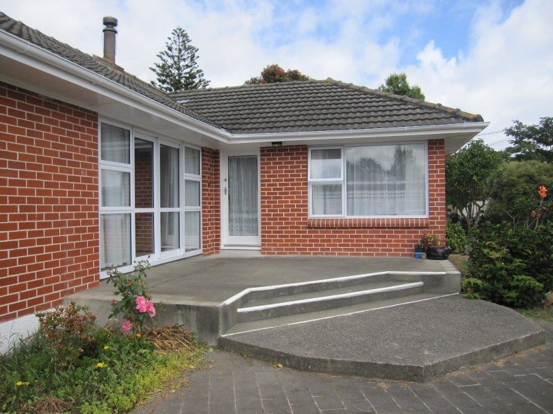 30 Bell Street, Otaki - Carousel 2