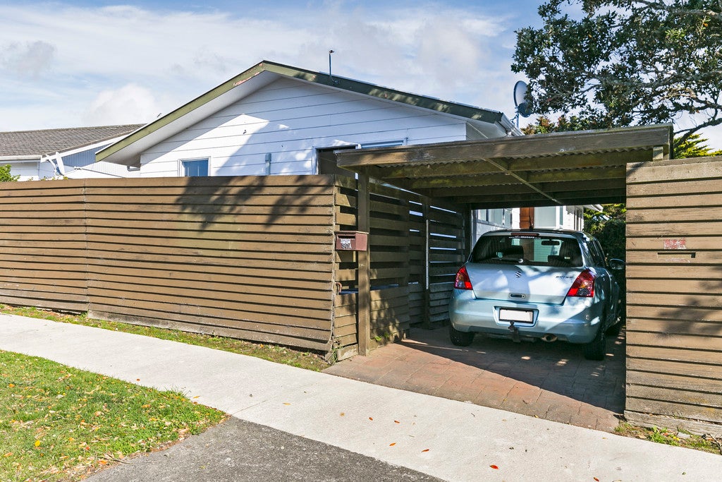 50A Edgecombe Street, Newlands, Wellington - Carousel 1