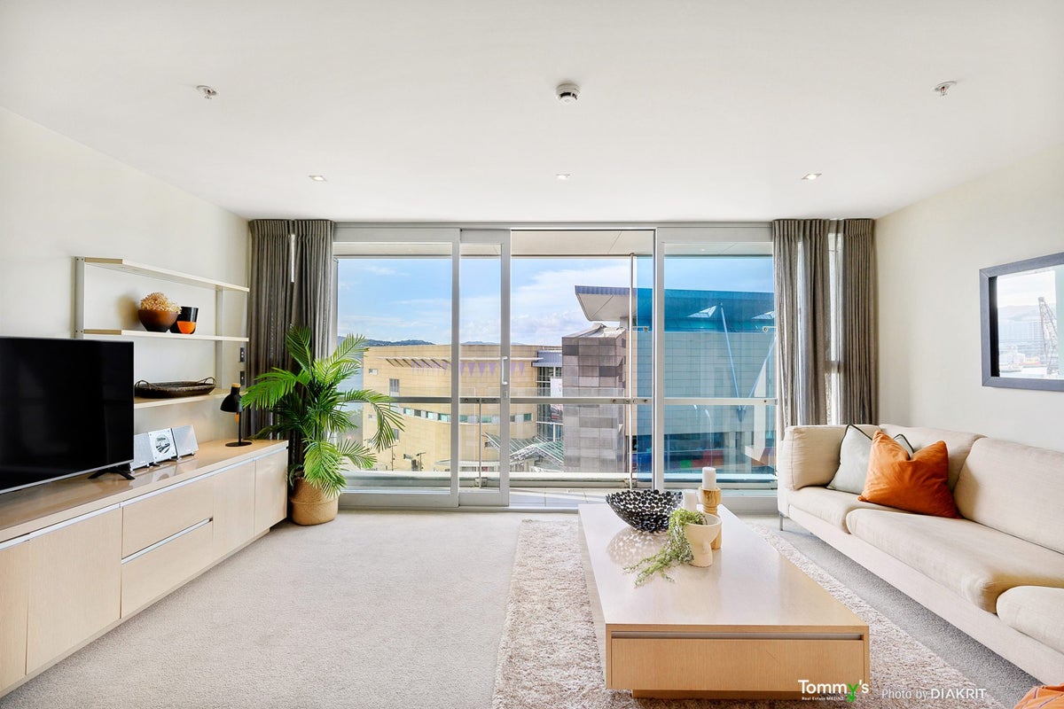 7B/42 Cable Street, Te Aro, Wellington - Carousel 2