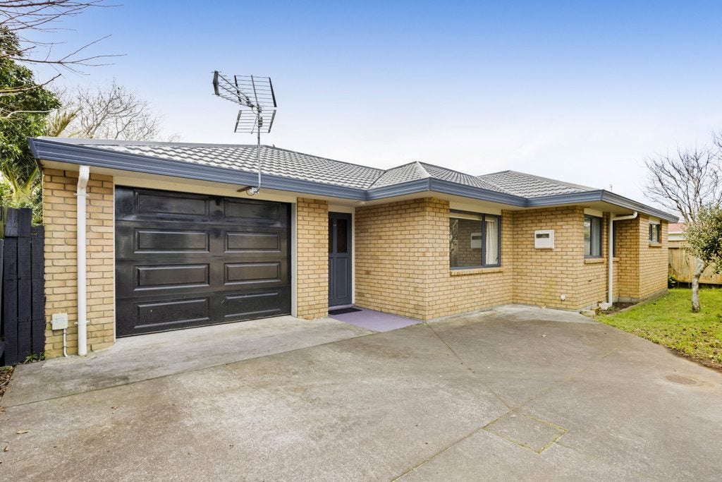 17A Exeter Street, Brooklands, New Plymouth - Carousel 1