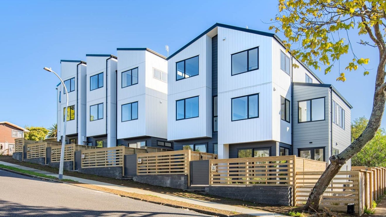 2A Grove Lane, Pakuranga, Auckland - Carousel 1