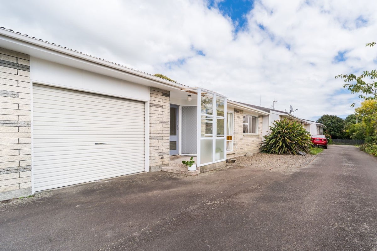 28B Wood Street, Takaro, Palmerston North - Carousel 1