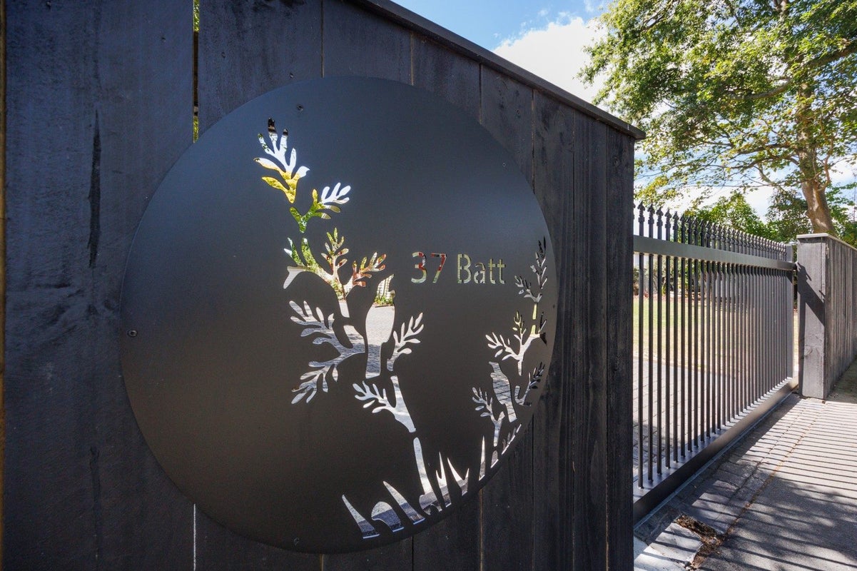 37 Batt Street, West End, Palmerston North - Carousel 32