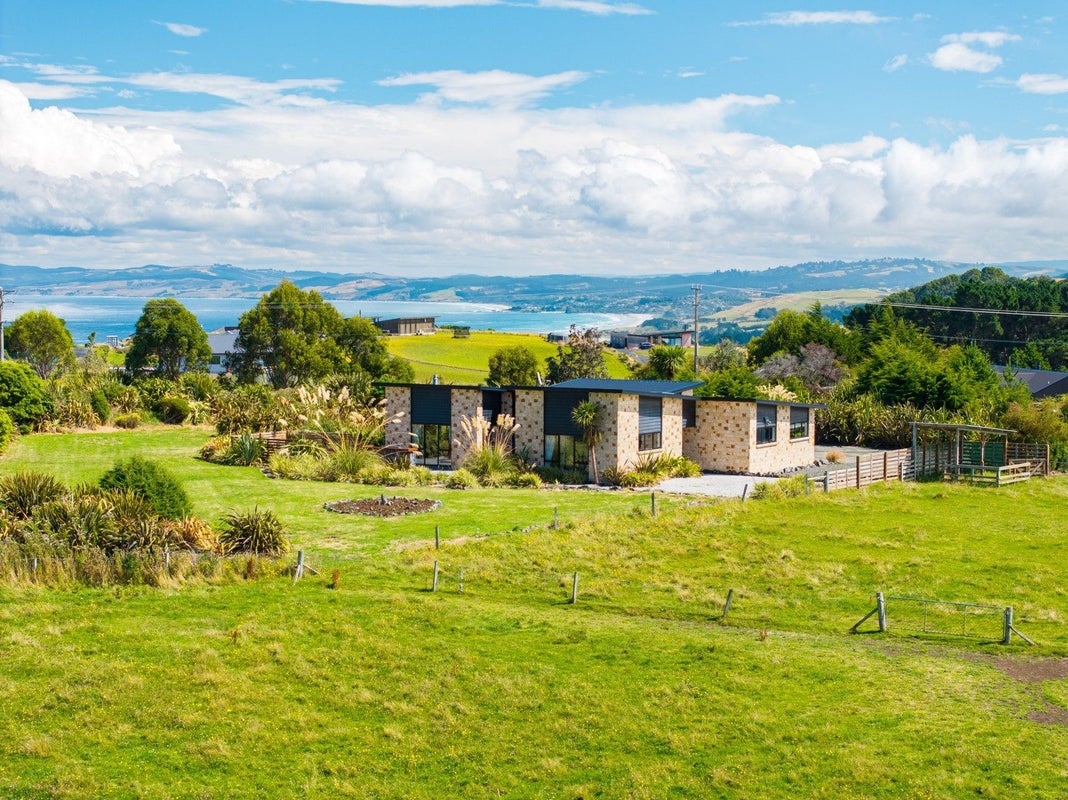 25 Tunnel Beach Road, Blackhead, Dunedin - Carousel 1