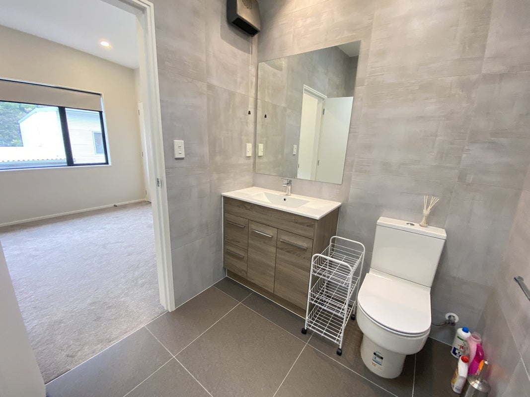 4/5 Perekia Street, Albany, Auckland - Carousel 36