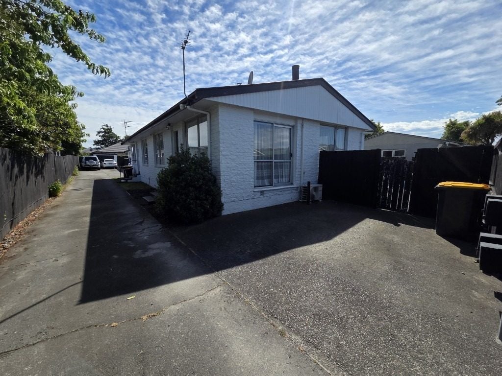 1/11 Laurence Street, Waltham, Christchurch - Carousel 1
