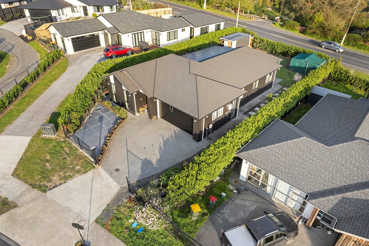 9 Te Aparangi Crescent, Ardmore, Papakura - Carousel 2
