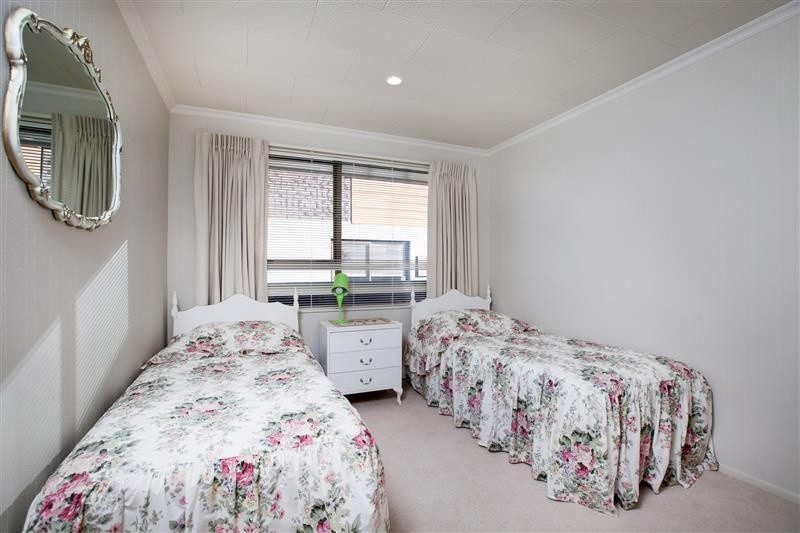 504 Devon Street East, Strandon, New Plymouth - Carousel 2