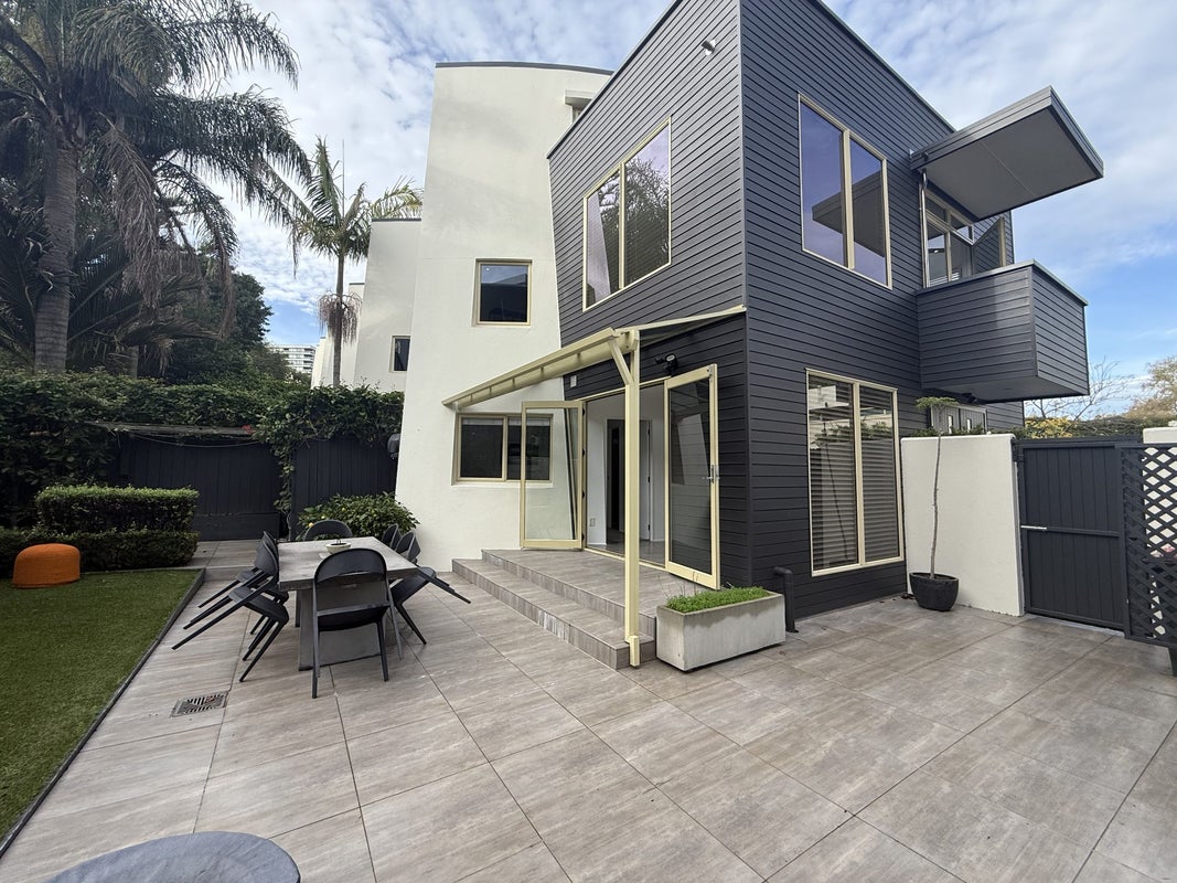 2/23 Napier Street, Freemans Bay, Auckland - Carousel 23