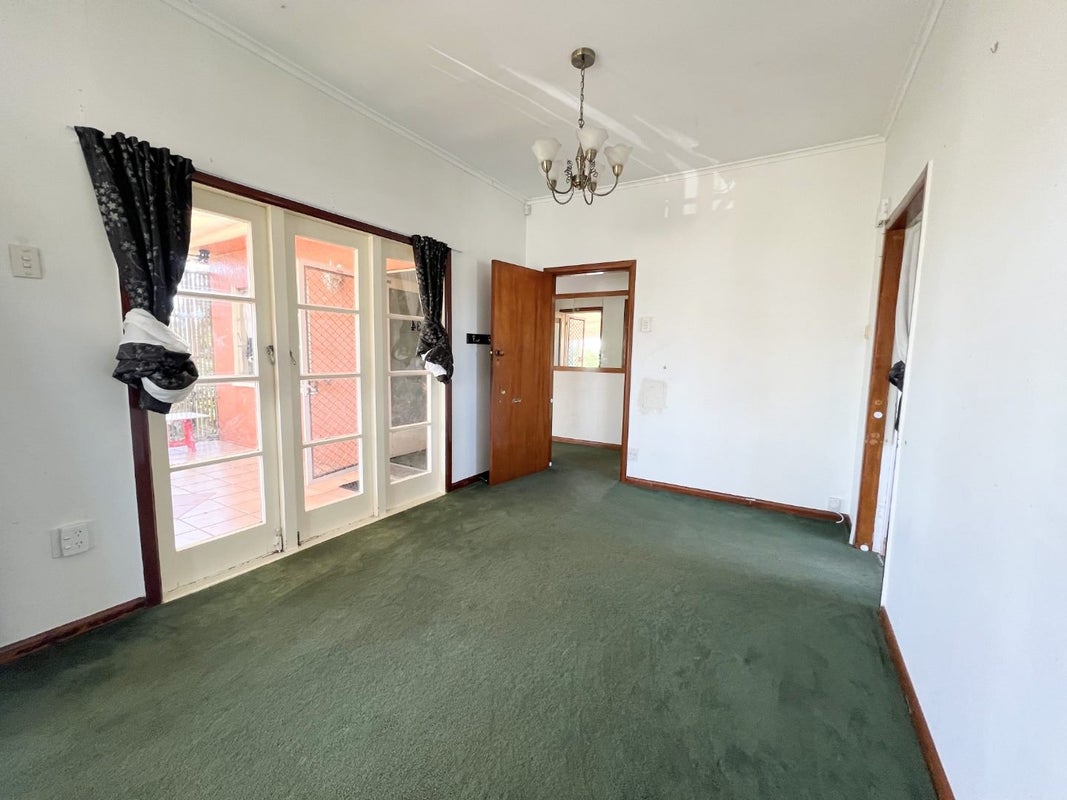 134 Hillsborough Road, Hillsborough, Auckland - Carousel 2