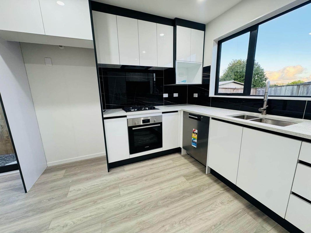 158 Pigeon Mountain Road, Half Moon Bay, Auckland - Carousel 2