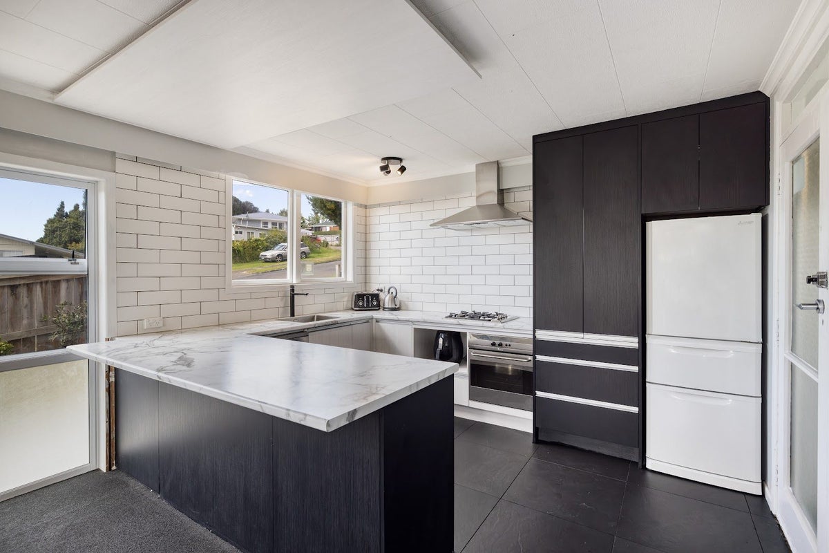 21 Wylie Street, Gate Pa, Tauranga - Carousel 2
