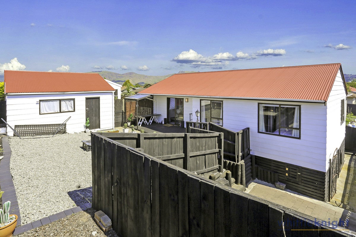 4 Shire Lane, Woolston, Christchurch - Carousel 1