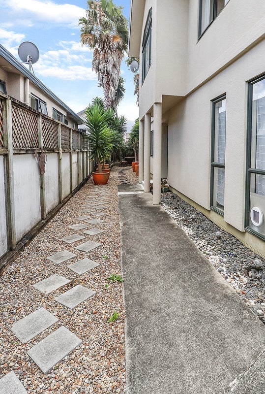 3B Anure Place, Highland Park, Auckland - Carousel 10
