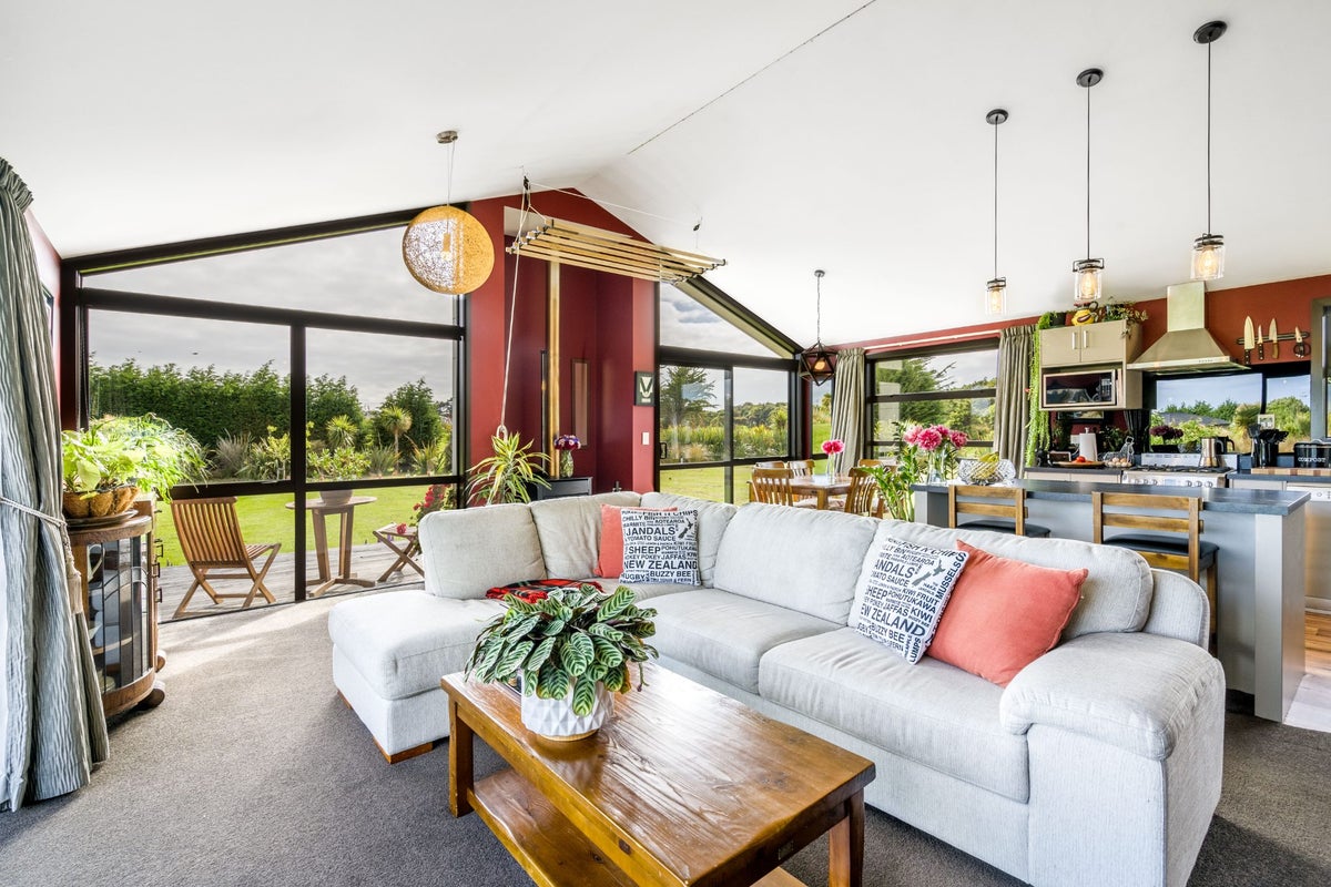 367 Oreti Road, Otatara - Carousel 2