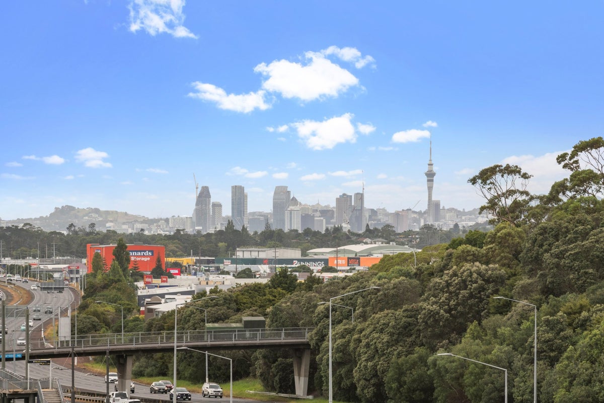 46A Cockayne Crescent, Sunnynook, Auckland - Carousel 2