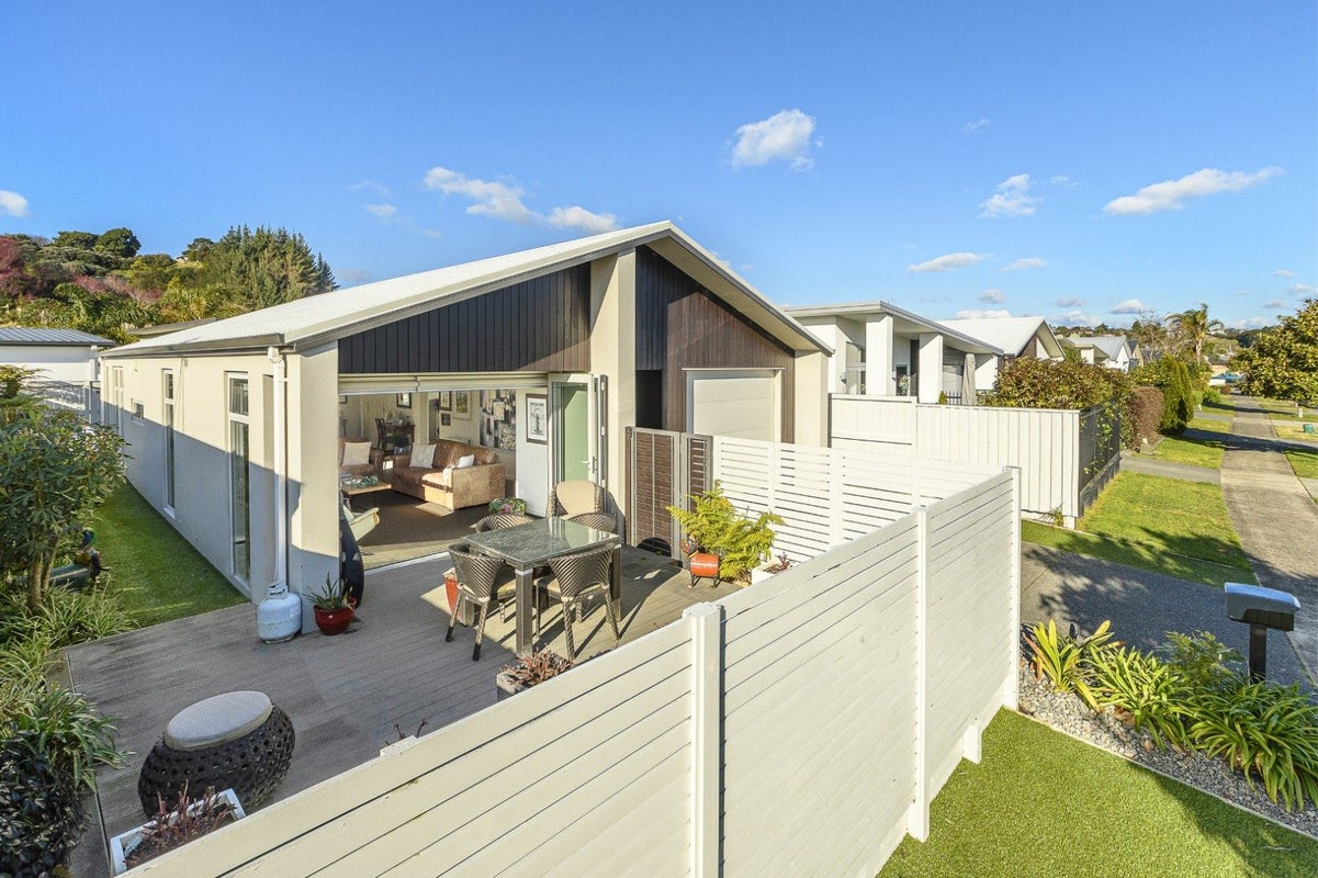 16 St Pauls Drive, Brookfield, Tauranga - Carousel 1
