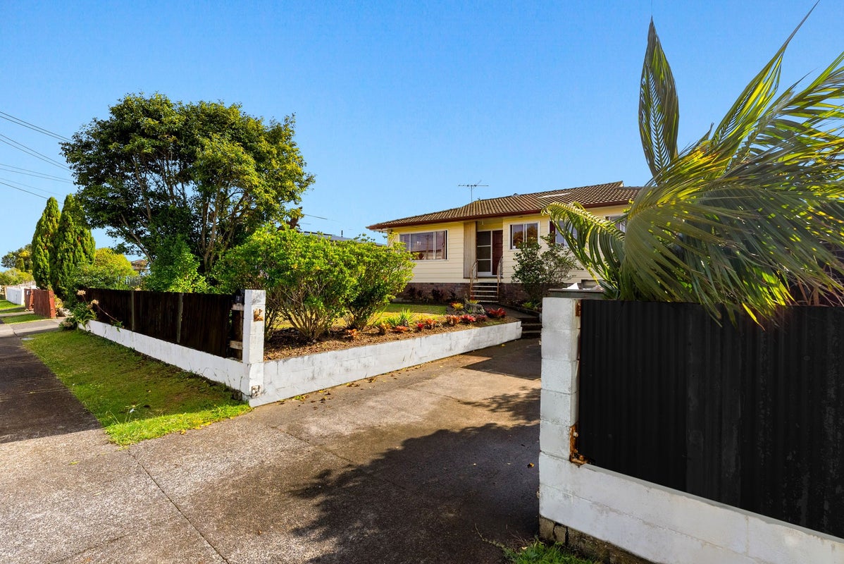 3 Michelle Place, Mangere, Auckland - Carousel 2