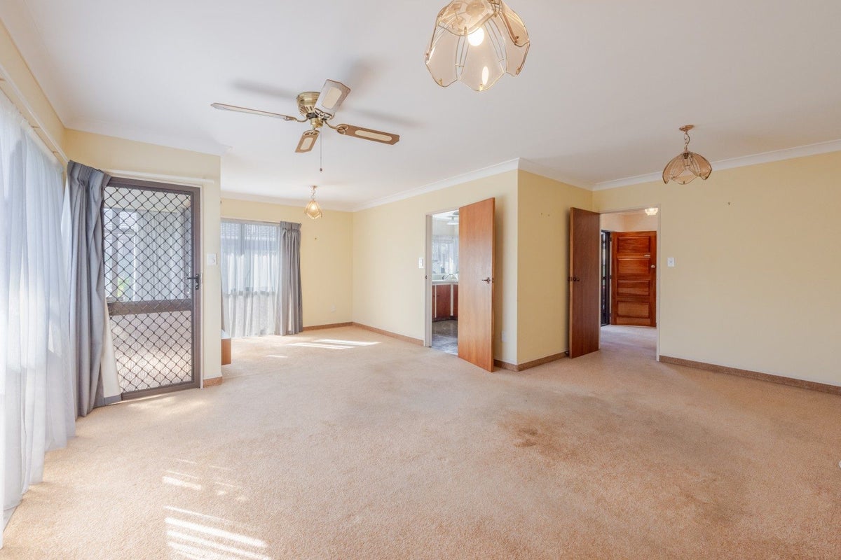 2/407 Gloucester Street, Taradale, Napier - Carousel 2
