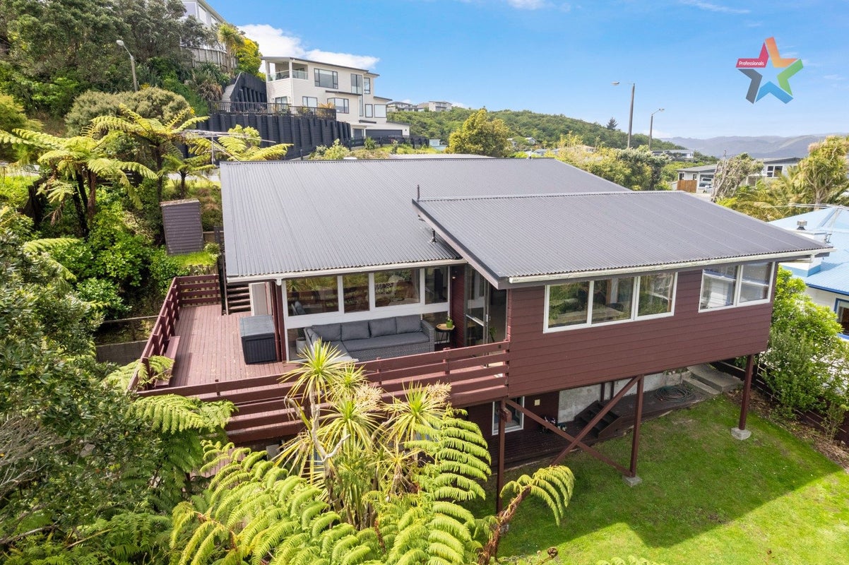 117 Dowse Drive, Maungaraki, Lower Hutt - Carousel 1