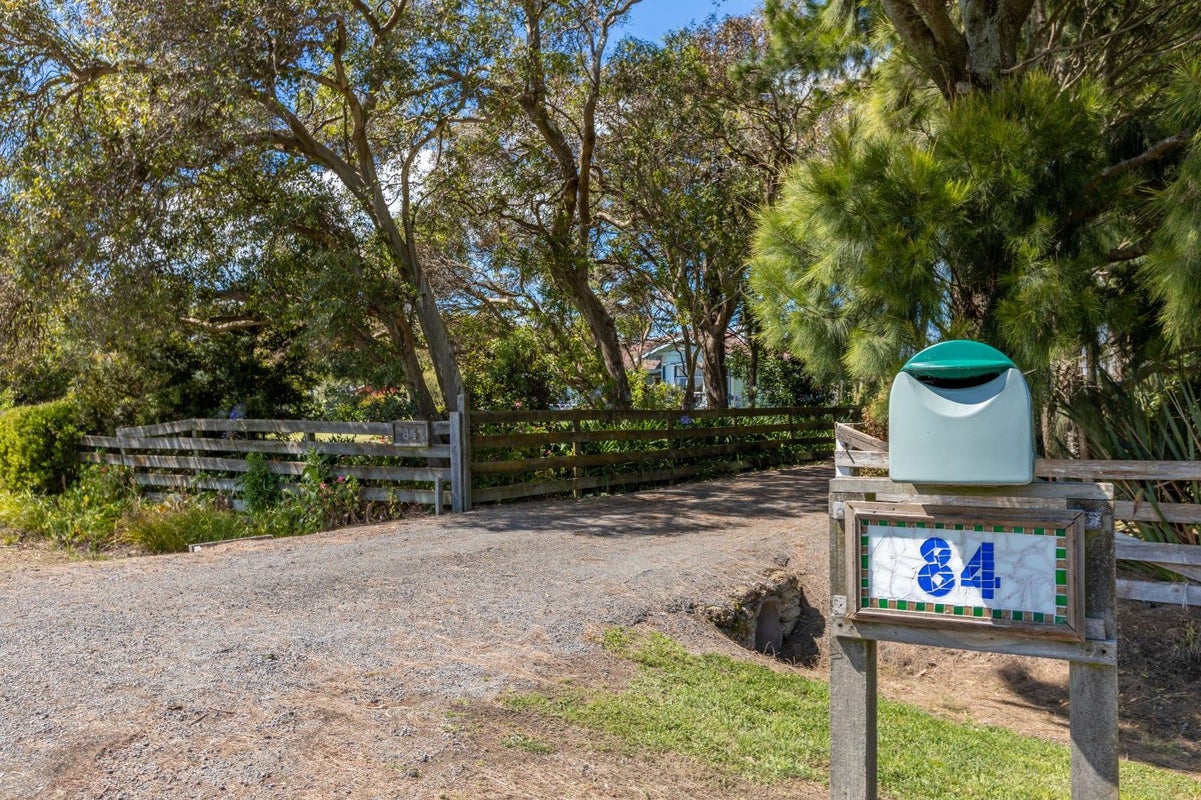 84 Beach Road, Porangahau - Carousel 32